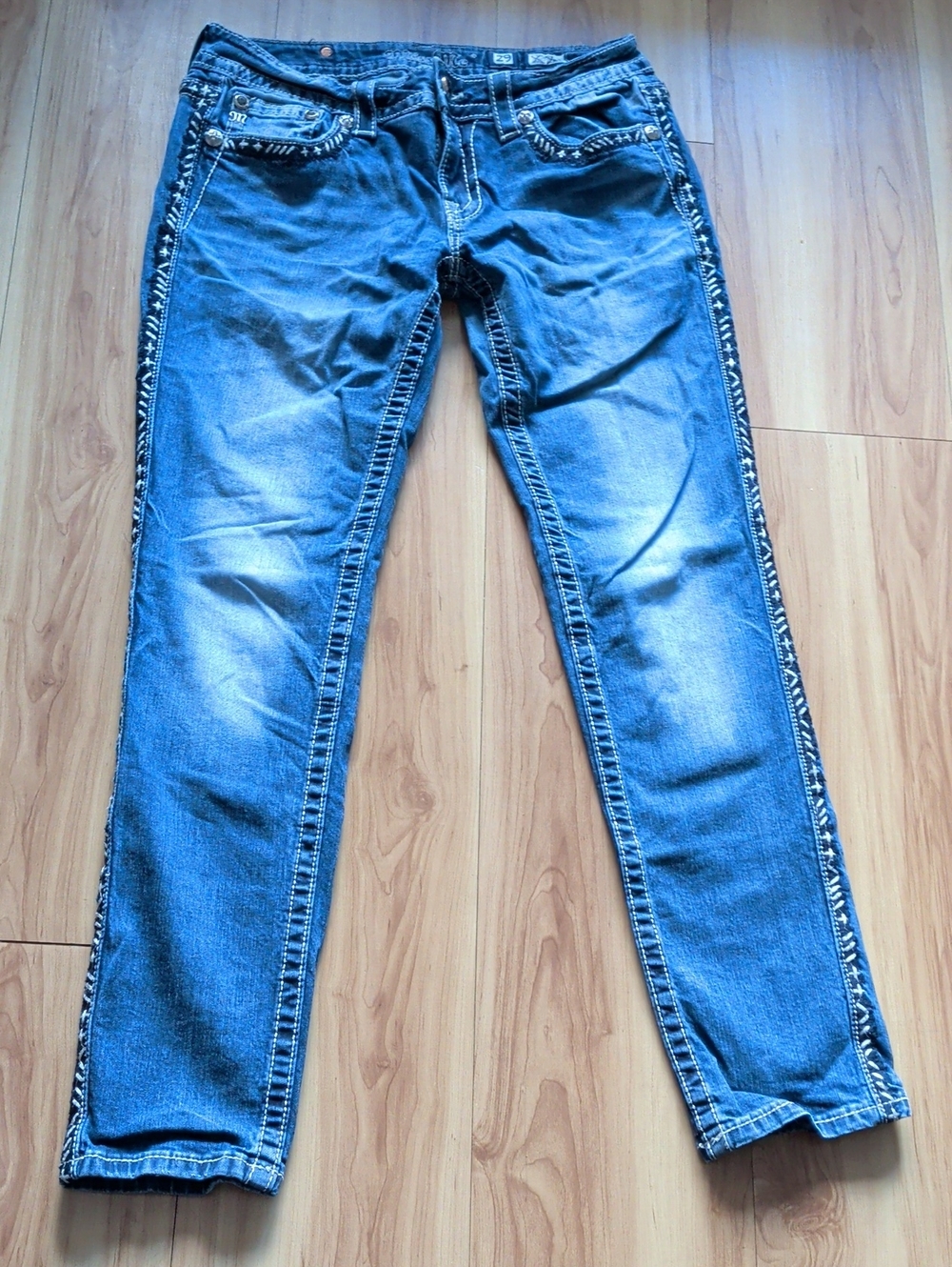 Classic Women's Blue Denim Miss Me Jeans with Side Trim